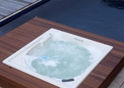 outdoor Jacuzzi with a wooden deck